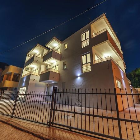 Harasta Lux Appartement Bar Buitenkant foto