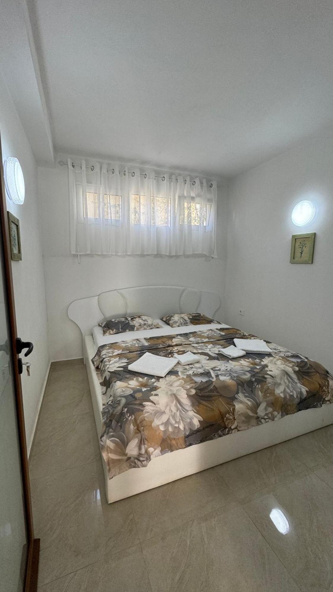 Harasta Lux Appartement Bar Buitenkant foto