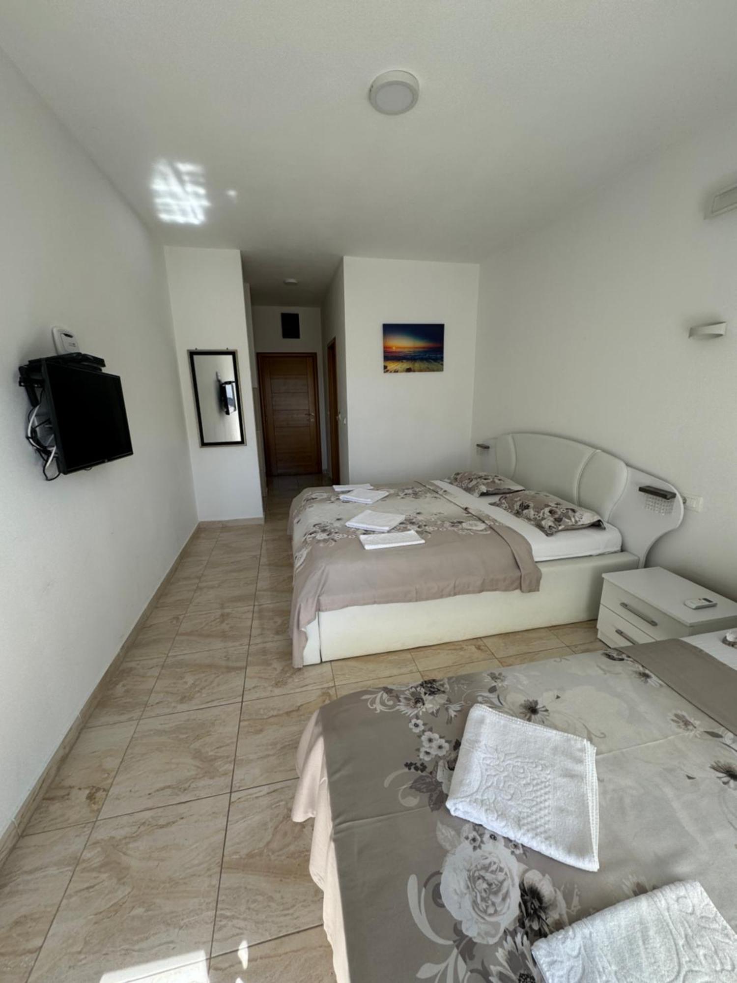 Harasta Lux Appartement Bar Buitenkant foto