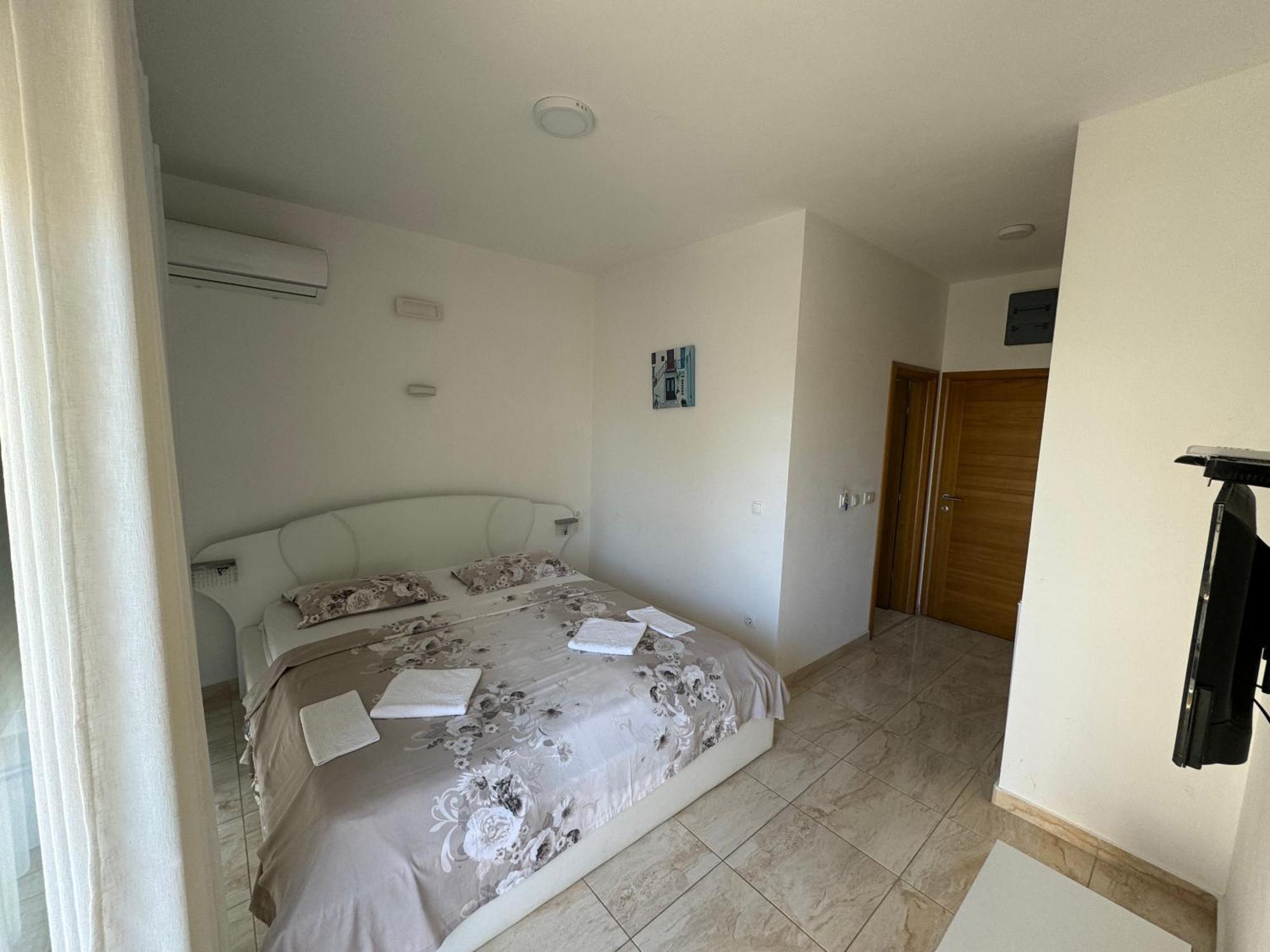 Harasta Lux Appartement Bar Buitenkant foto