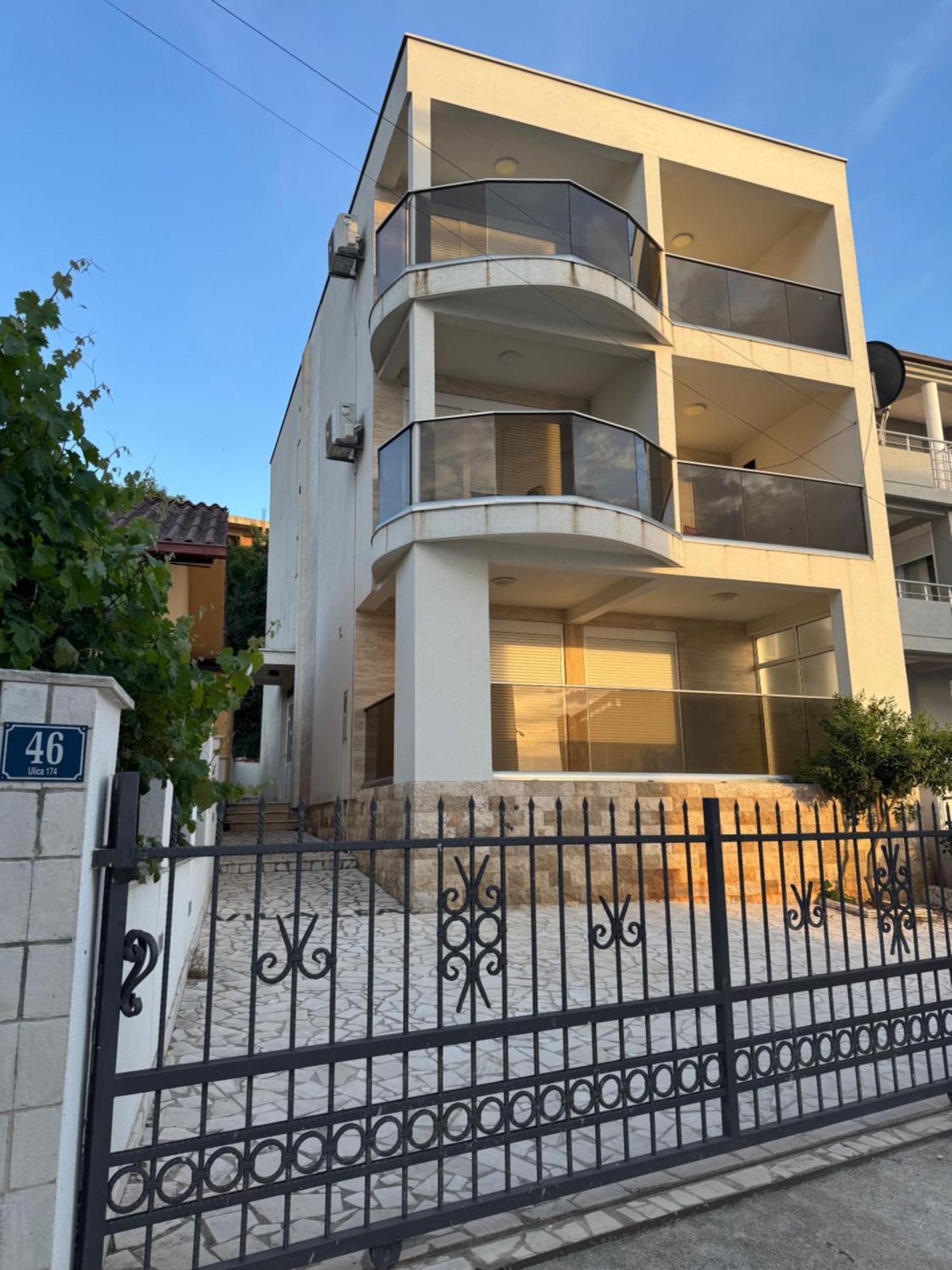 Harasta Lux Appartement Bar Buitenkant foto