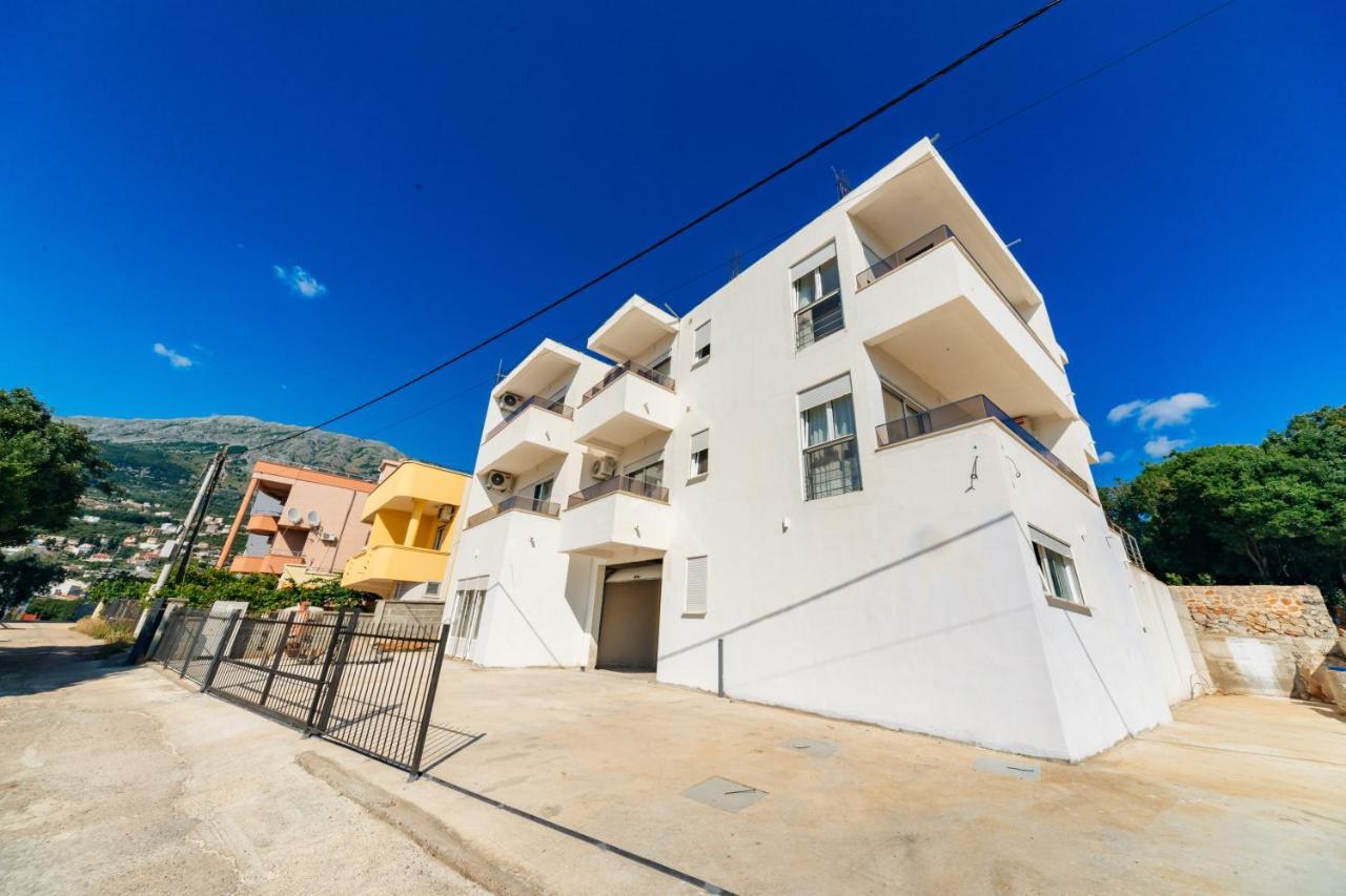 Harasta Lux Appartement Bar Buitenkant foto