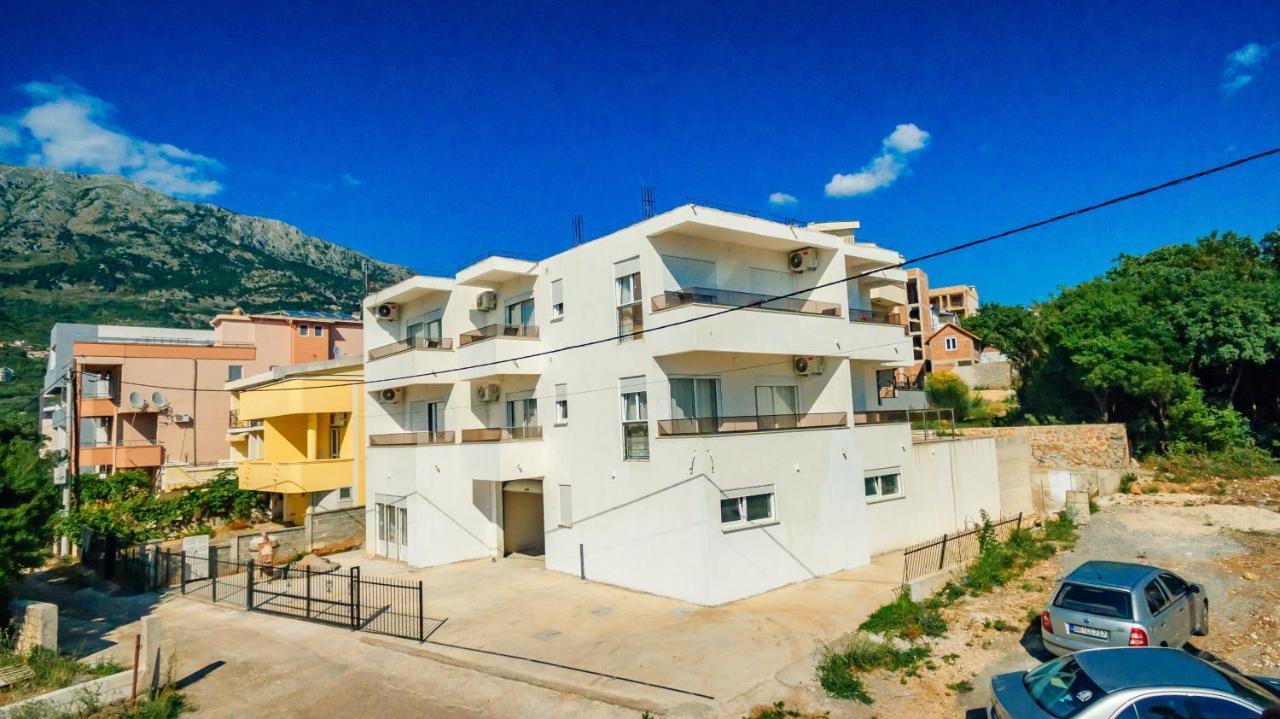Harasta Lux Appartement Bar Buitenkant foto