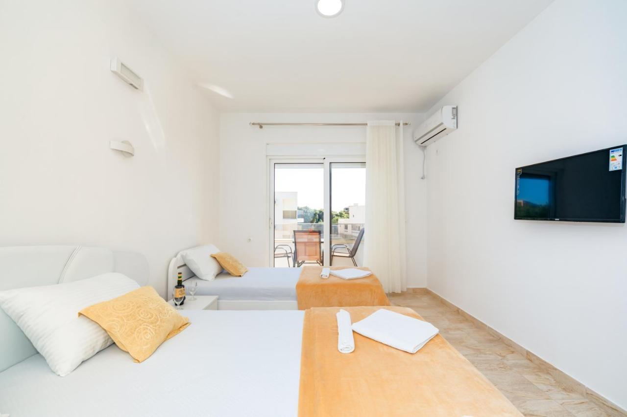 Harasta Lux Appartement Bar Buitenkant foto