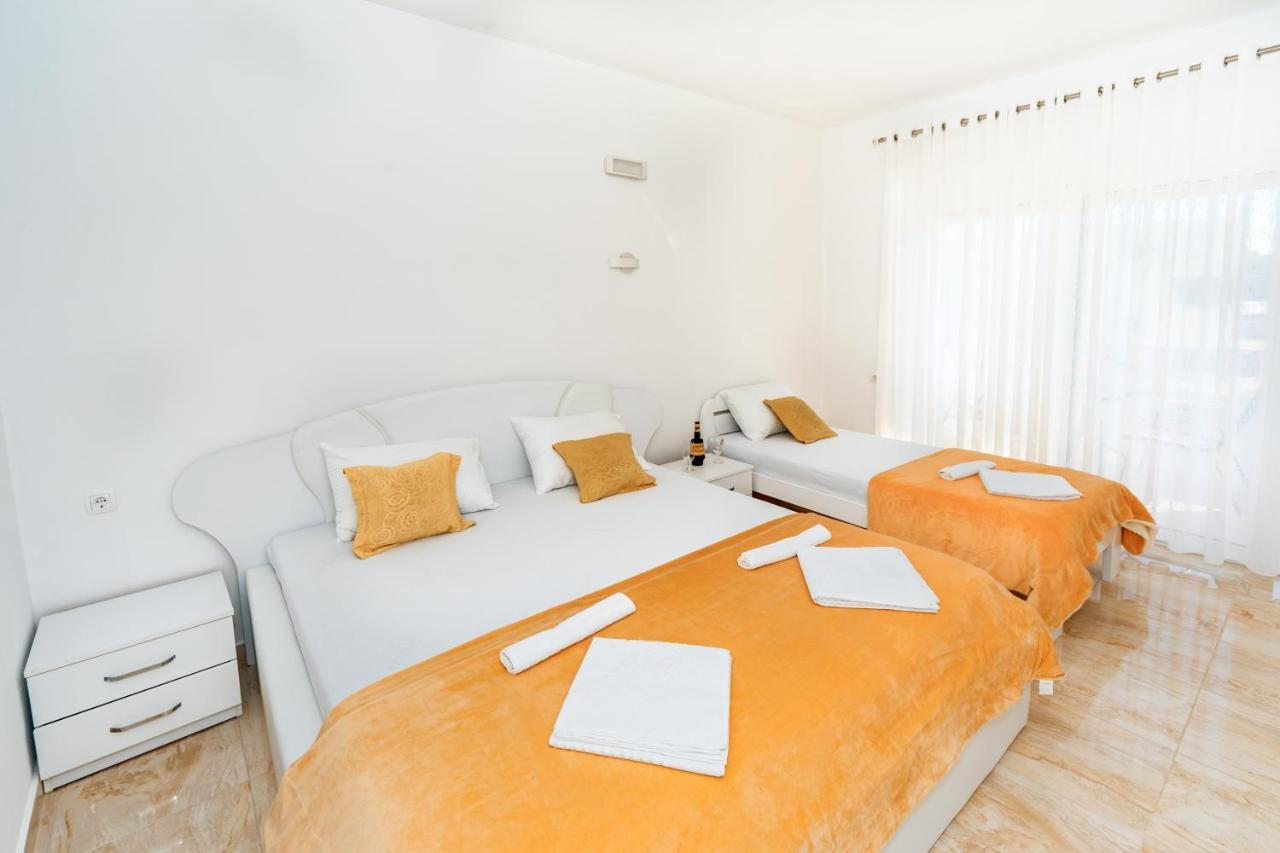 Harasta Lux Appartement Bar Buitenkant foto
