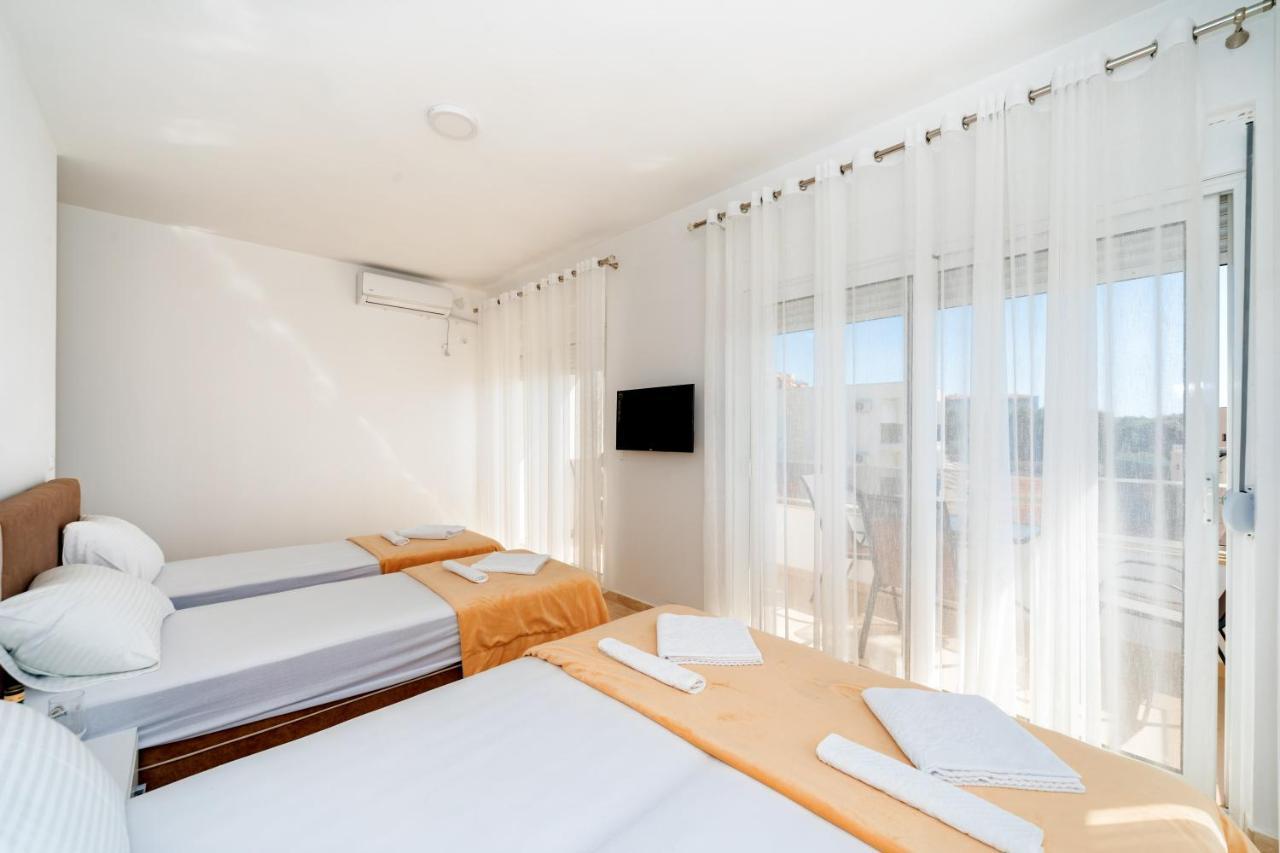 Harasta Lux Appartement Bar Buitenkant foto