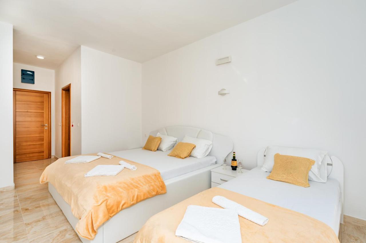 Harasta Lux Appartement Bar Buitenkant foto